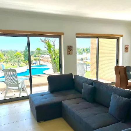 Vila Branca Cheerful Feriehus Albufeira