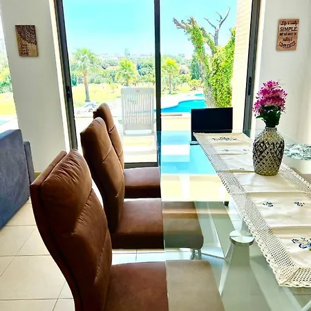 펜션 Vila Branca Cheerful 알부페이라