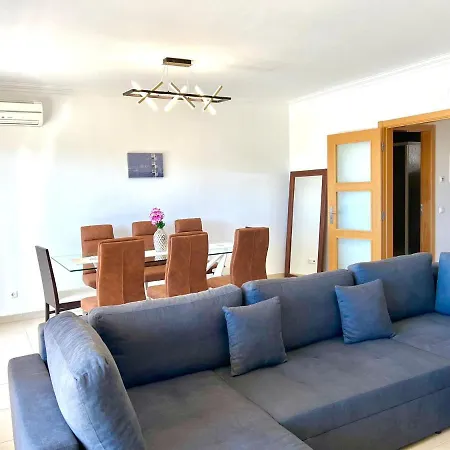 Vila Branca Cheerful Feriehus Albufeira